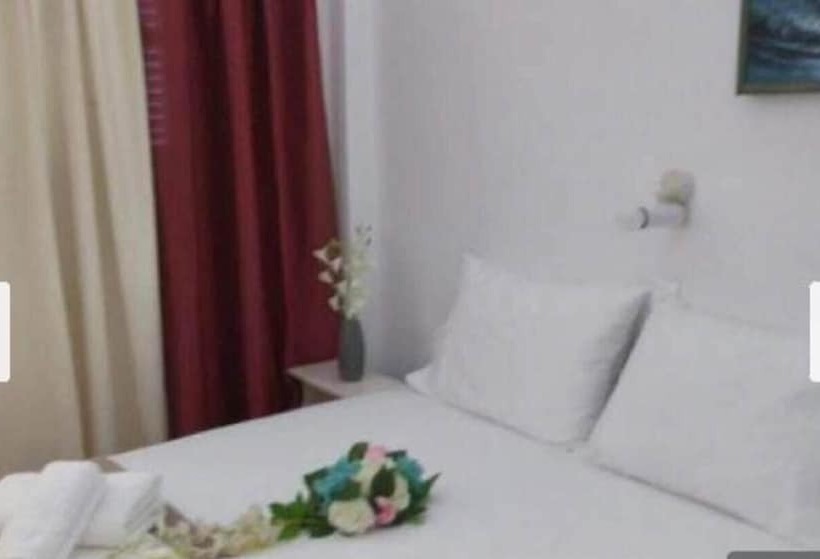 اتاق استاندارد, Dimitris Studios