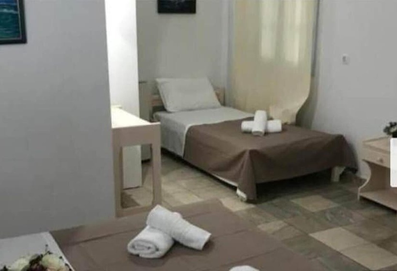 اتاق خانوادگی, Dimitris Studios