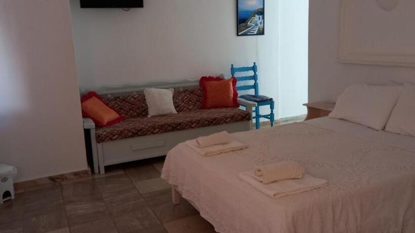 اتاق استاندارد, Dimitris Studios