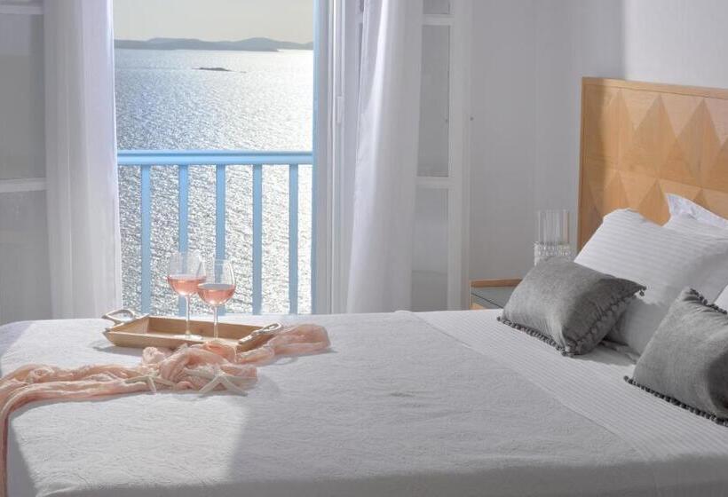 Полулюкс Вид на Море, Amelie Suites