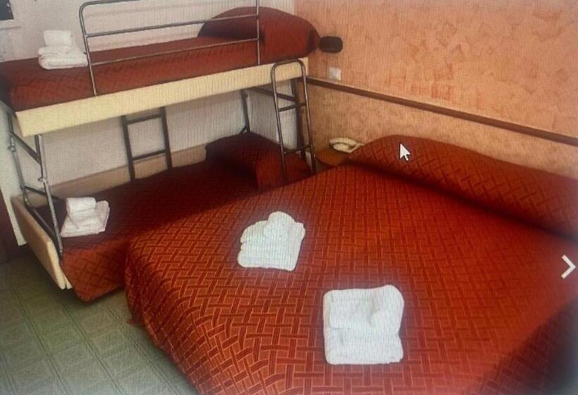 اتاق استاندارد چهار تخته با چشمانداز دریا, Tyc Soleti Hotels
