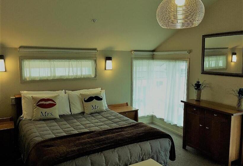 2 Bedrooms Suite Sea View, Bucklands Beach Waterfront Motel