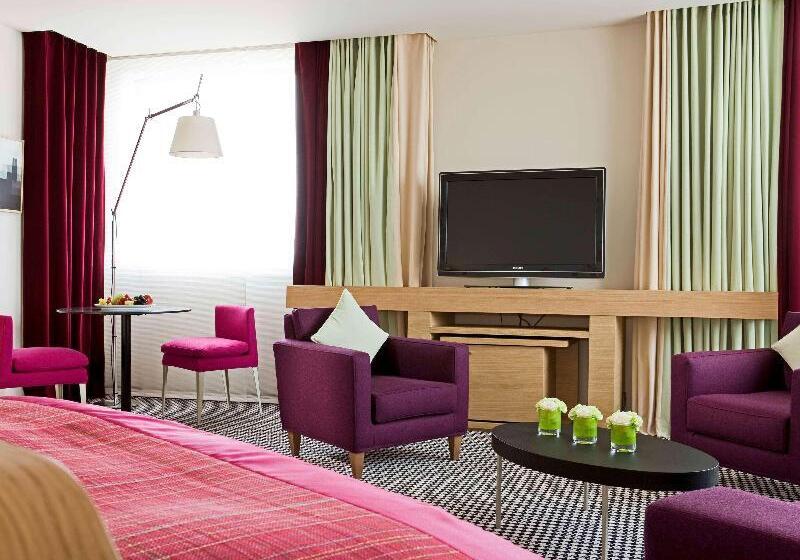 Номер Стандарт Кровать Кинг Адаптированный для Инвалидов, Hampton Inn & Suites Tampa Airport Avion Park Westshore