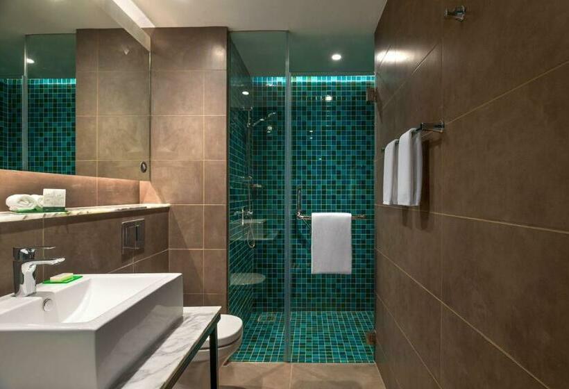 اتاق استاندارد با چشم‌انداز استخر, Hyatt Centric Candolim Goa