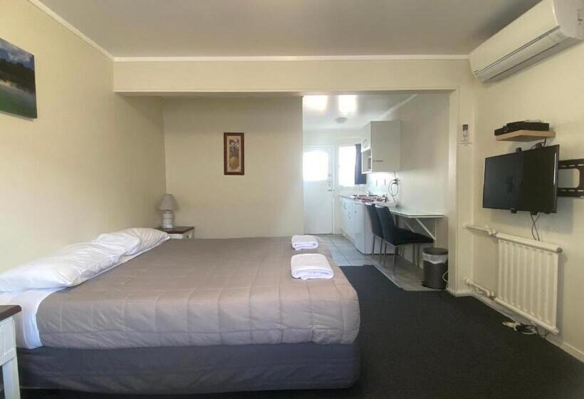 스탠다드 스튜디오, Kowhai Motel Rotorua