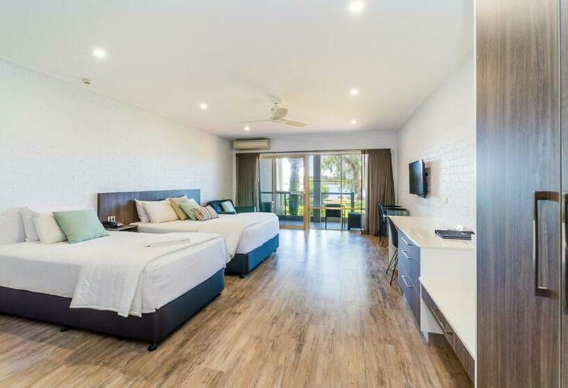 Семейный Номер Superior, Moby Dick Waterfront Resort Motel