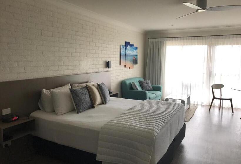 Номер Deluxe с Балконом, Moby Dick Waterfront Resort Motel