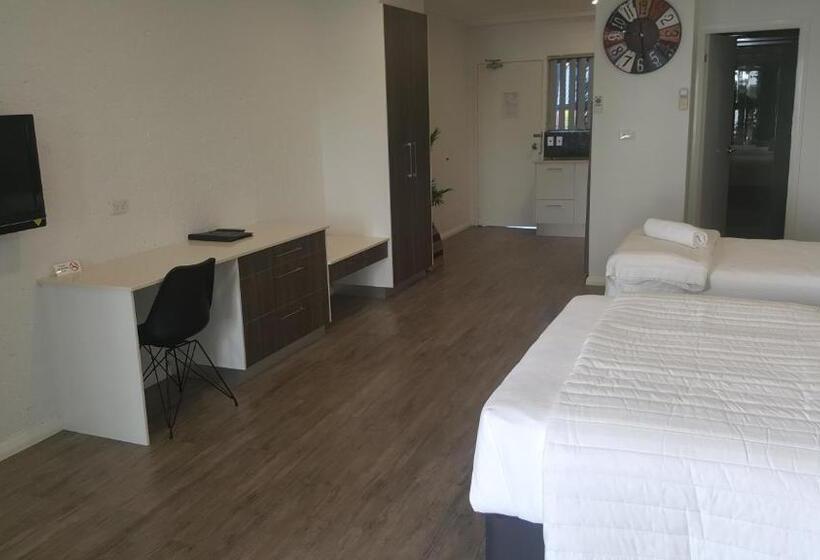 Номер Deluxe с Балконом, Moby Dick Waterfront Resort Motel