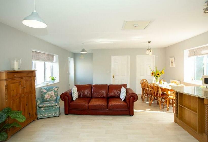 خانه 2 خوابه, Pidley Bottom Cottages   Luxury Sc Rooms   Fully Furnished And Equipped   Kitchen   Towels And Linen
