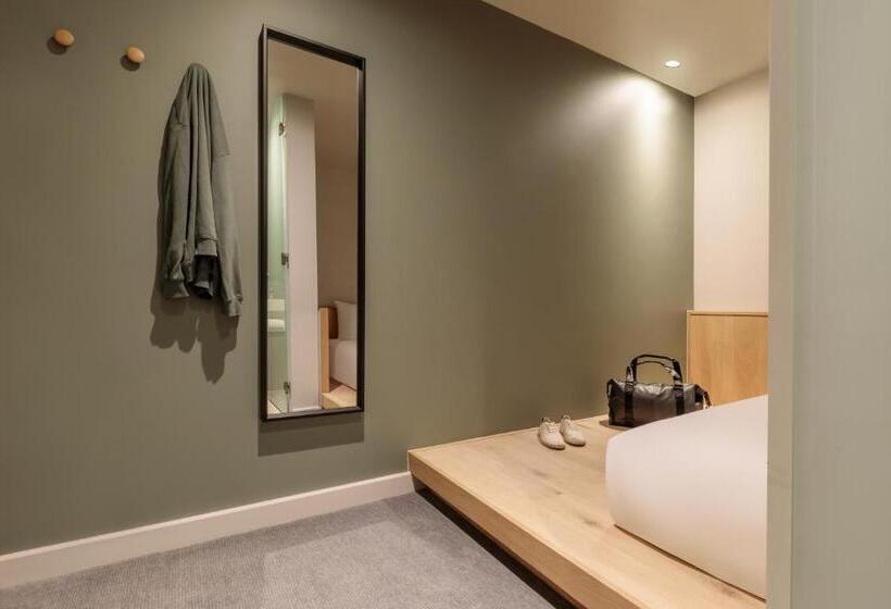 Номер Стандарт, Zedwell Greenwich