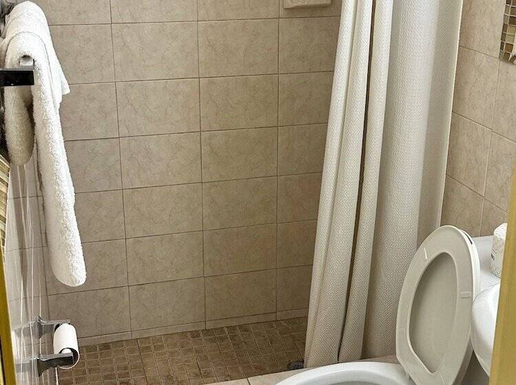 חדר סטנדרט, Motel 301
