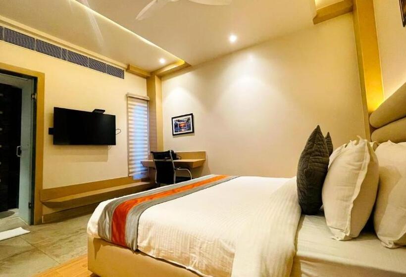패밀리 스위트, Arihant By Dls Hotels