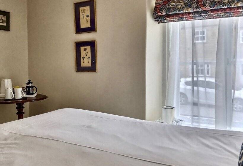 Номер Стандарт, Grove House