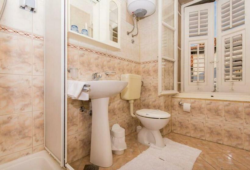اتاق استاندارد, Vila Liza