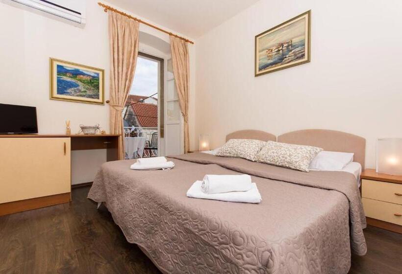 اتاق استاندارد با بالکن, Vila Liza