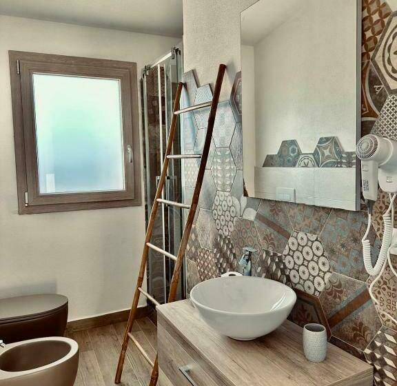 اتاق خانوادگی, B&b Luchia