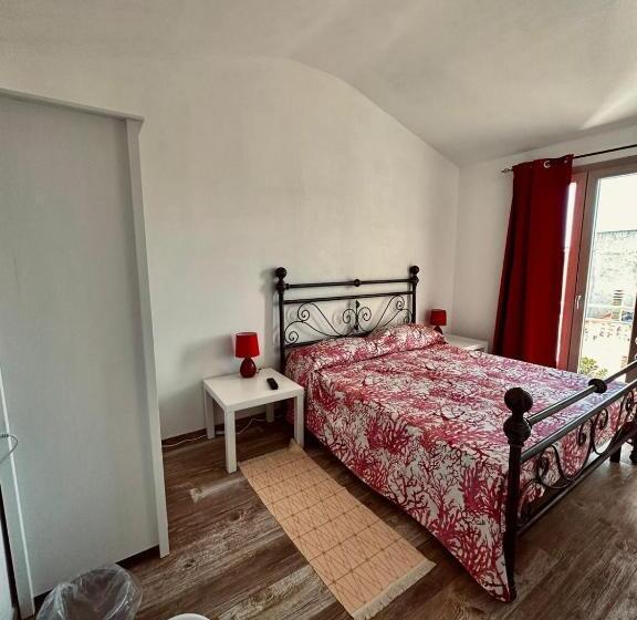 اتاق خانوادگی, B&b Luchia