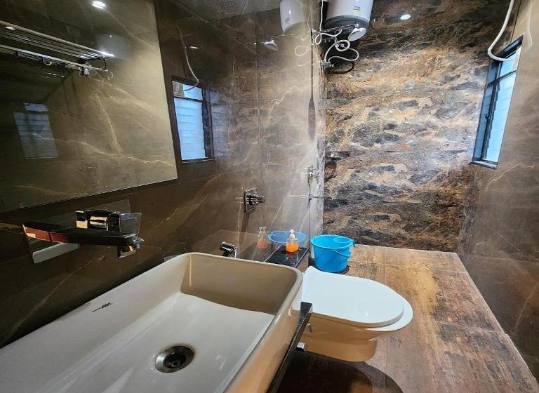 Номер Deluxe, The Mint Nanded