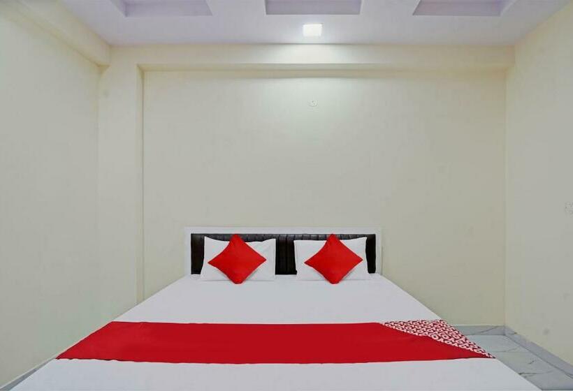 Habitació Triple Clàssica, Oyo Flagship Hotel Jojo In