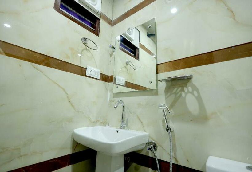 Deluxe Room, Fabhotel Vishal Palace