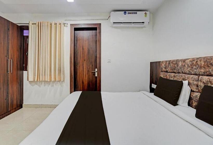 Triple Classic Room, Fabhotel Vishal Palace