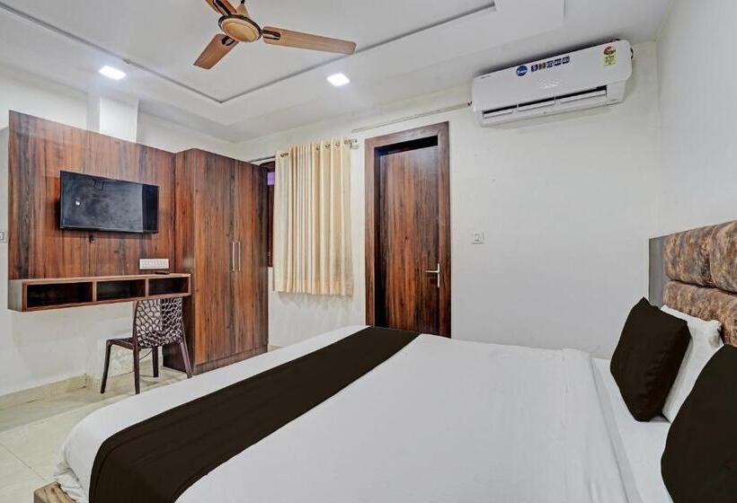 Triple Classic Room, Fabhotel Vishal Palace
