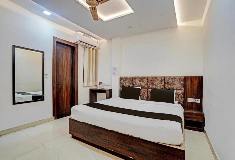 Triple Classic Room, Fabhotel Vishal Palace