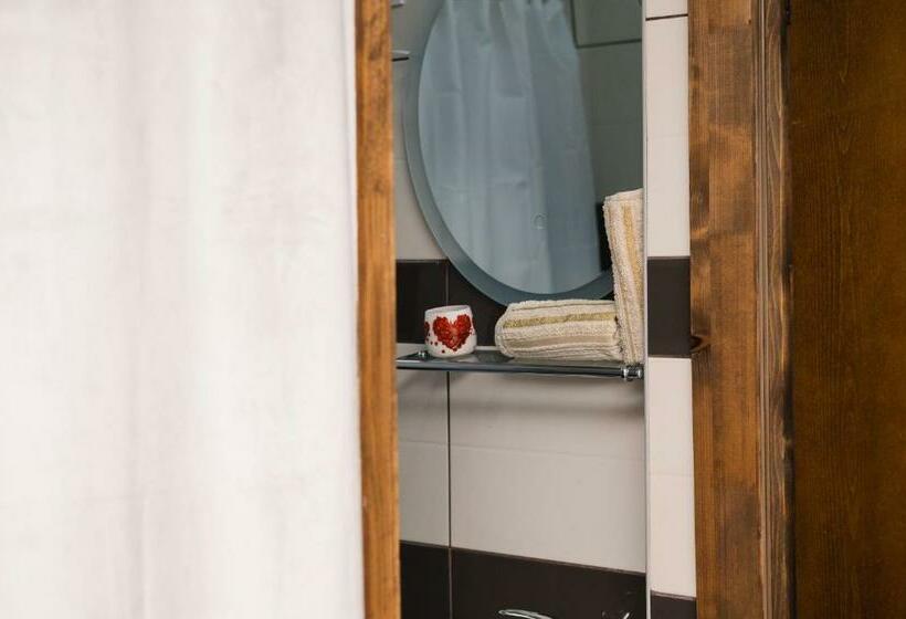 اتاق استاندارد, Guest House Mirah