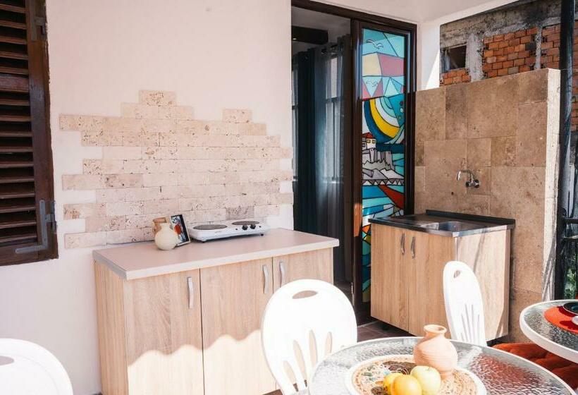 آپارتمان 2 خوابه, Guest House Mirah