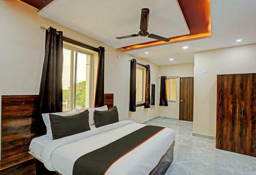 Quarto Triplo Clássico, Fabhotel Dream Inn
