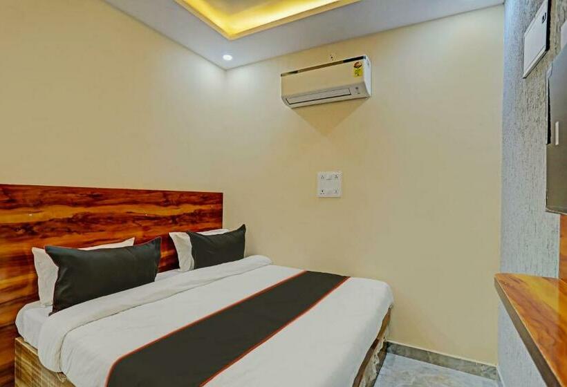 Quarto Triplo Clássico, Fabhotel Dream Inn