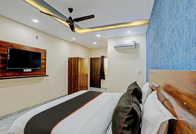Quarto Triplo Clássico, Fabhotel Dream Inn