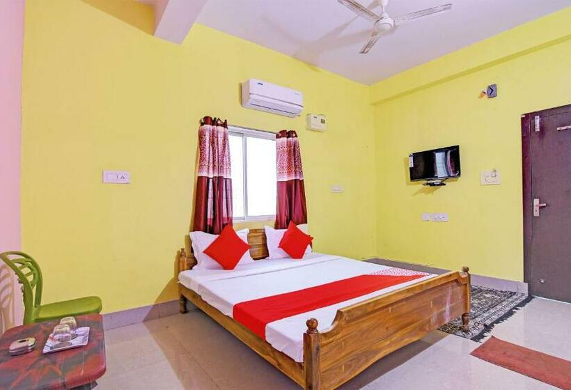 اتاق لوکس سه تخته, Oyo Flagship Hotel Utkal Grand