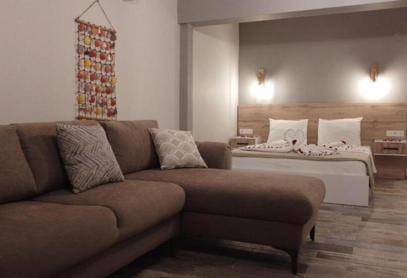Номер Deluxe Вид на Море с Балконом, Trakheia Otel
