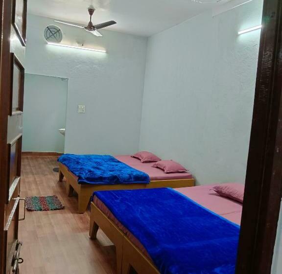 اتاق استاندارد, Shree Maruti Guest House