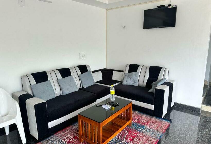 三人经典房间, Oyo Flagship H Square Homestays