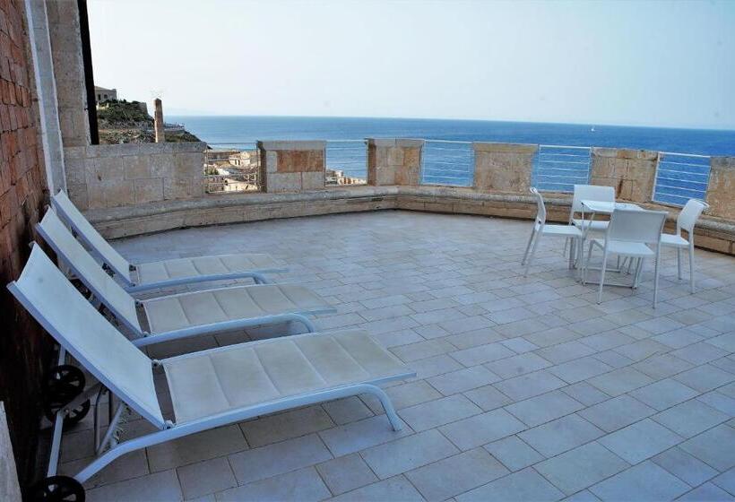 سوئیت رویال, Castello Tafuri