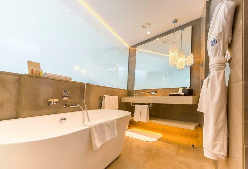 اتاق کلاب, Amman Rotana