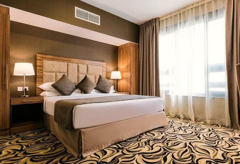 Люкс, Emirates Plaza