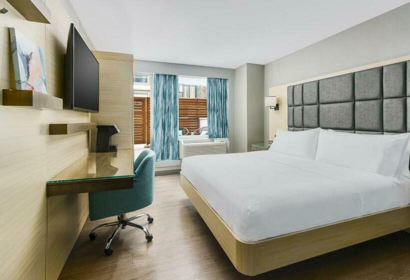 اتاق استاندارد با تخت بزرگ, Hilton Garden Inn New York Times Square North