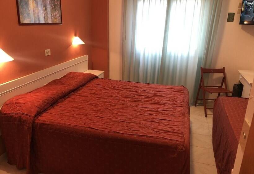 Economy Triple Room, Regina