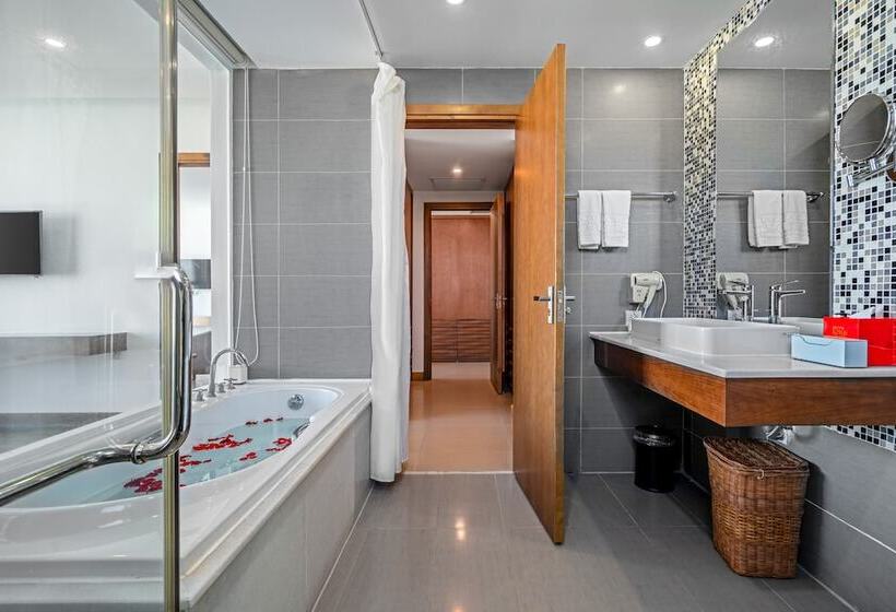 سوییت, Royal Lotus Hotel Danang