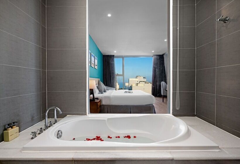 سوییت, Royal Lotus Hotel Danang