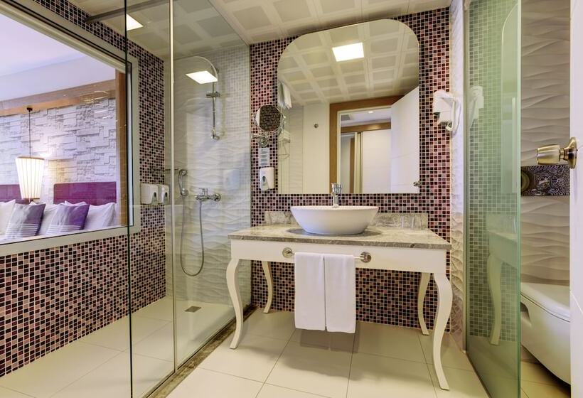 اتاق خانوادگی, Tui Magic Life Jacaranda