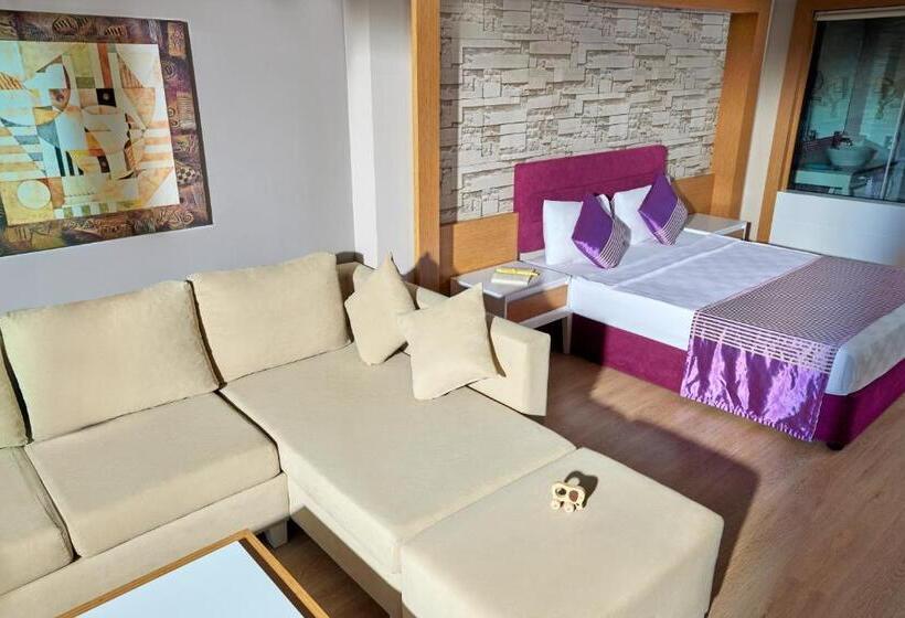 اتاق خانوادگی, Tui Magic Life Jacaranda