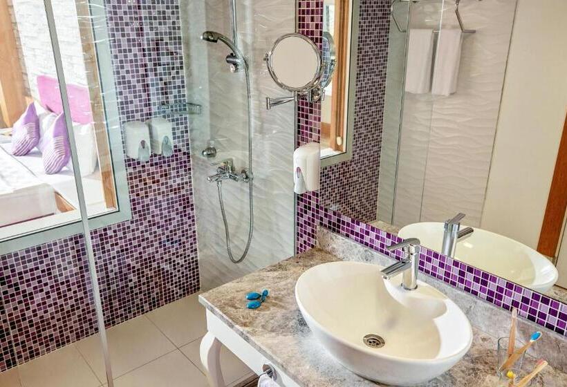 اتاق خانوادگی, Tui Magic Life Jacaranda