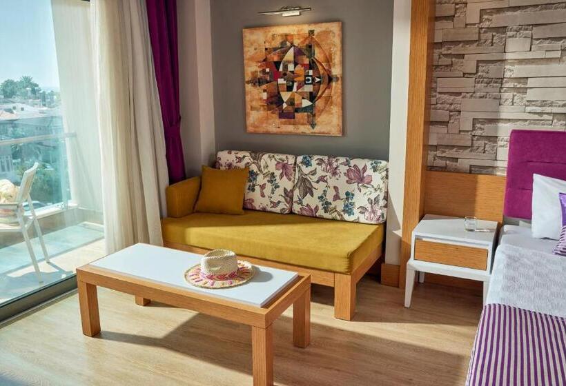 اتاق استاندارد با چشم‌انداز دریا, Tui Magic Life Jacaranda