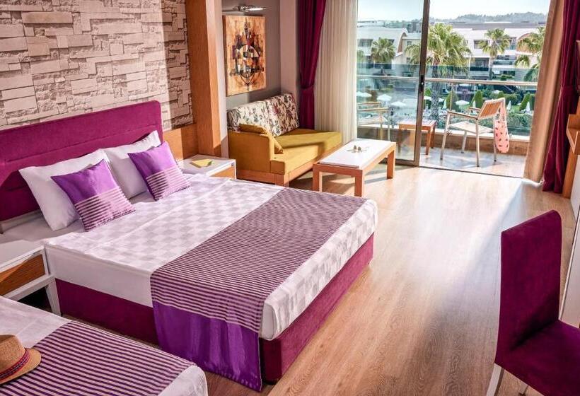 اتاق استاندارد با چشم‌انداز دریا, Tui Magic Life Jacaranda
