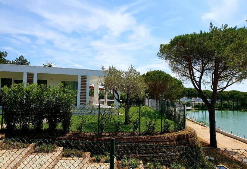 Вилла 2 Спальни, Villaggio La Pescaccia