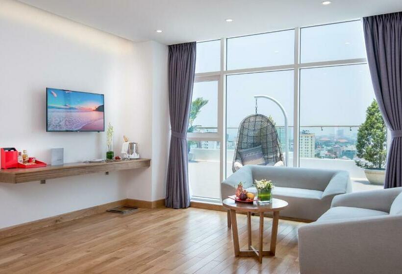 سوییت اجرایی, Royal Lotus Hotel Danang